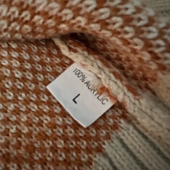 Leopard High Neck Sweater - Picture 8 of 8